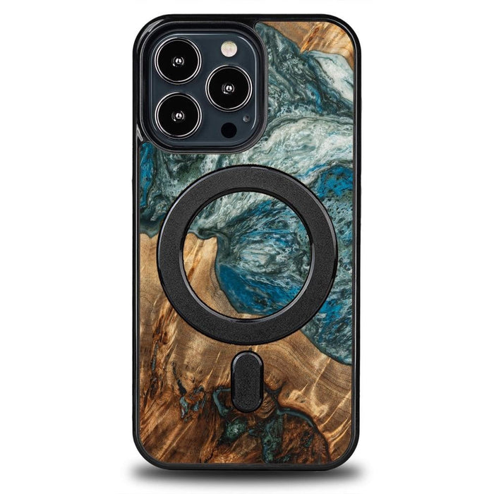 Кейс Bewood Unique Planet Earth за iPhone 13 Pro съвместим