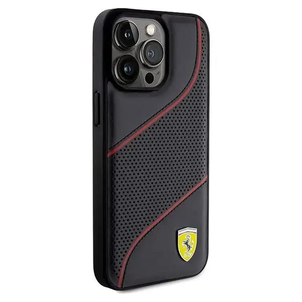 Кейс Ferrari Perforated Waves Metal Logo за iPhone 15