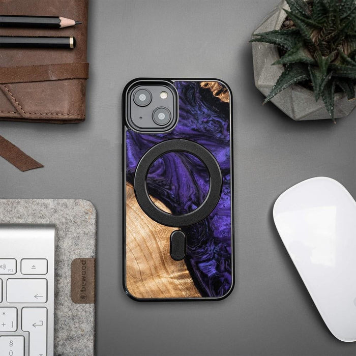 Кейс от дърво и смола Bewood Unique Violet MagSafe за iPhone