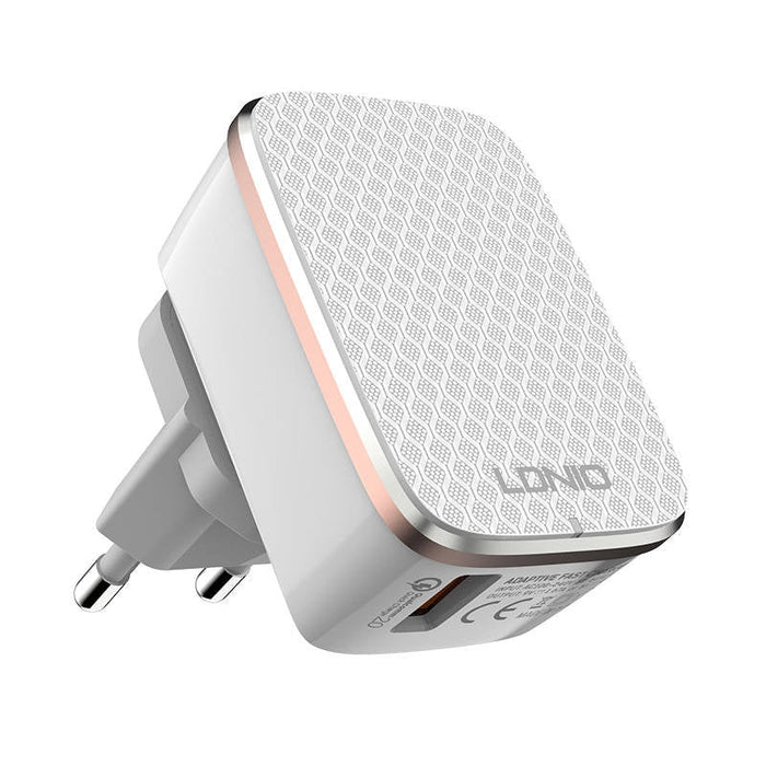 Адаптер LDNIO A1204Q 18W с Lightning кабел